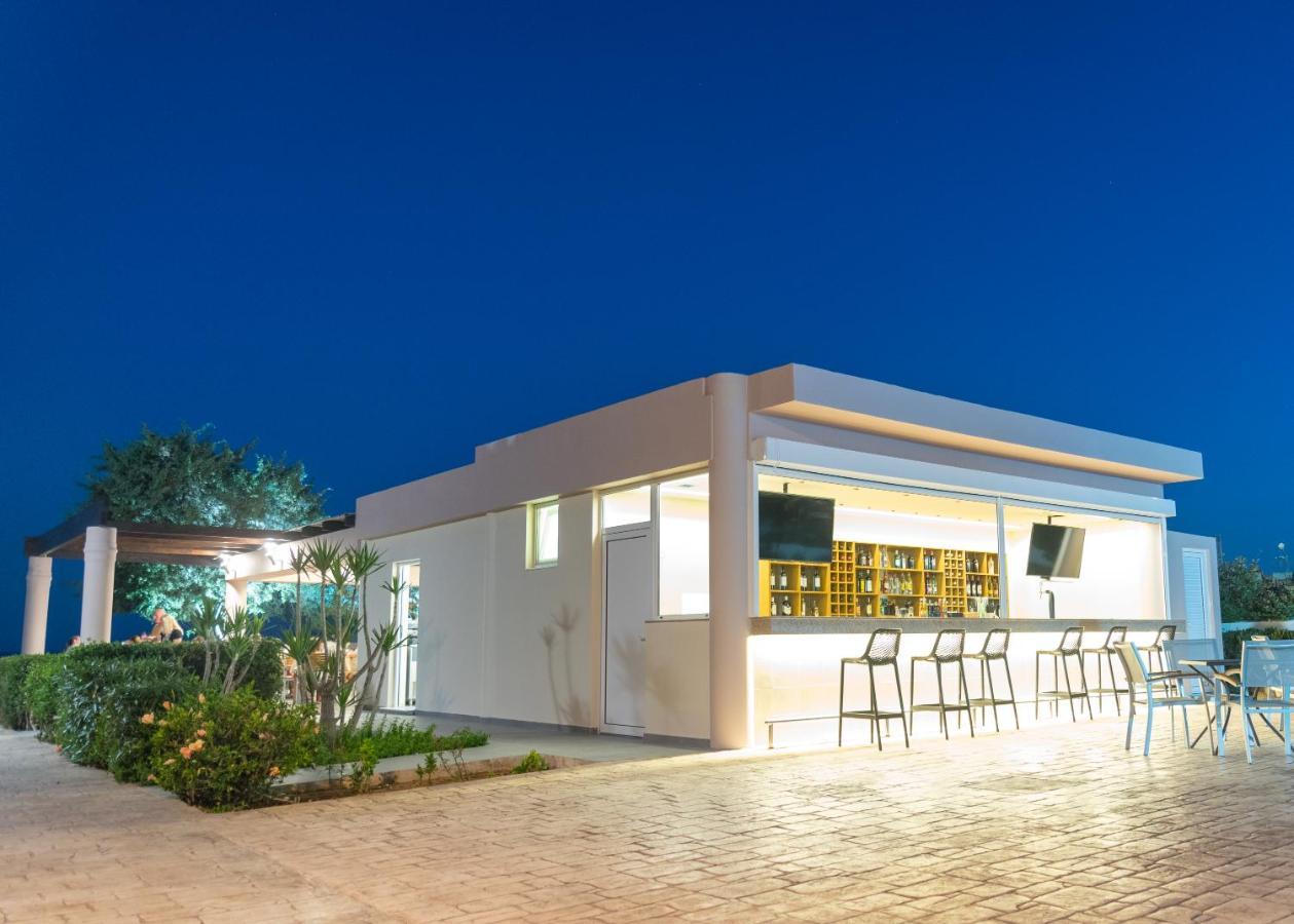Amaryllis Front Beach Hotel 라도스 외부 사진