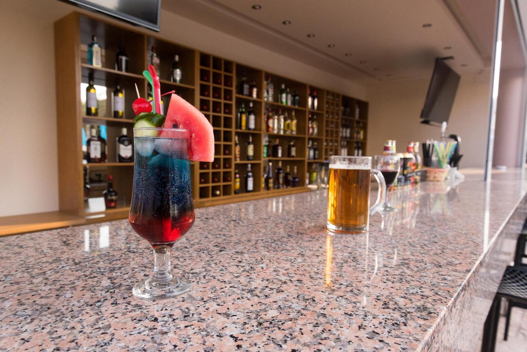 Amaryllis Front Beach Hotel 라도스 외부 사진