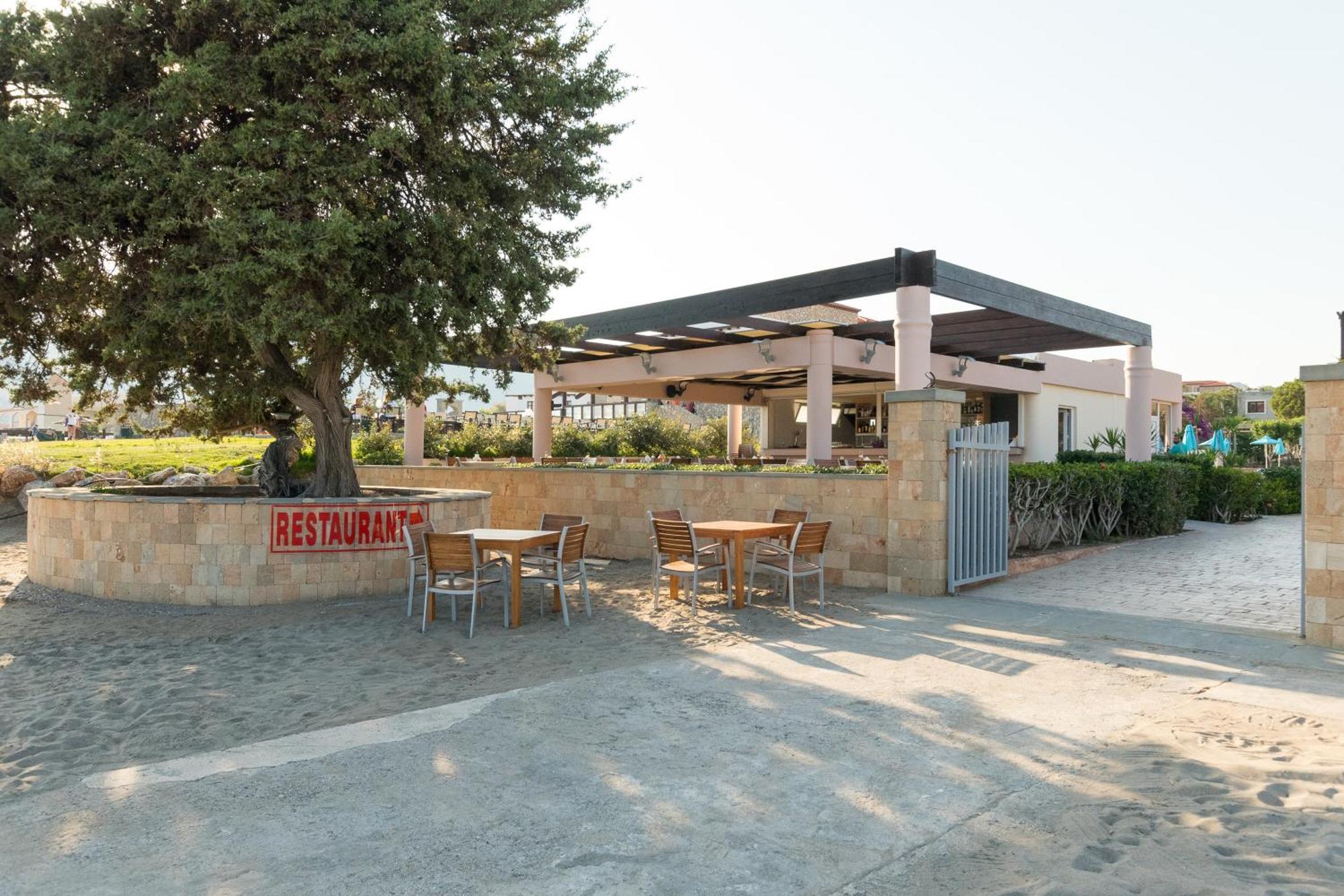 Amaryllis Front Beach Hotel 라도스 외부 사진