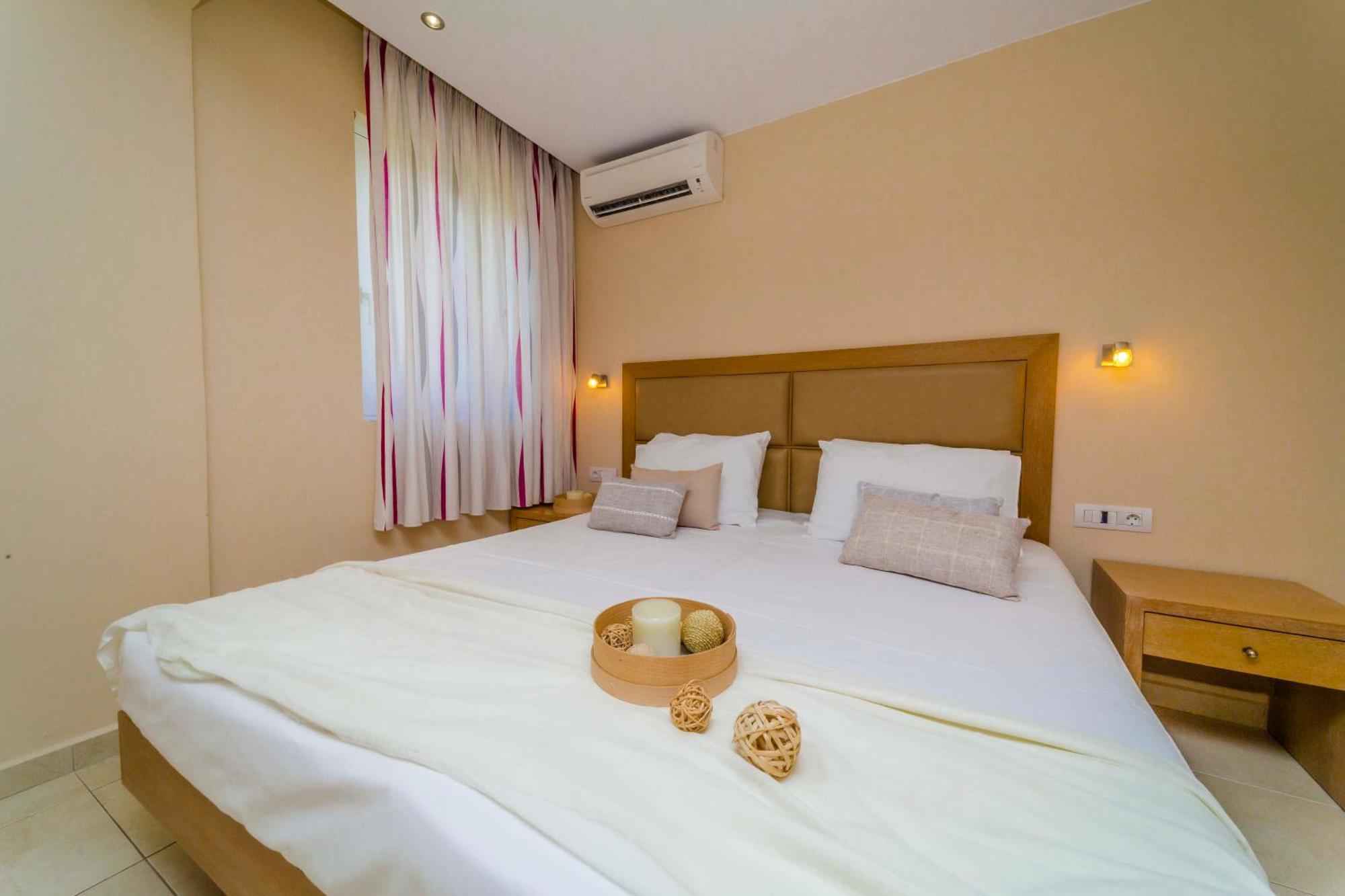 Amaryllis Front Beach Hotel 라도스 외부 사진