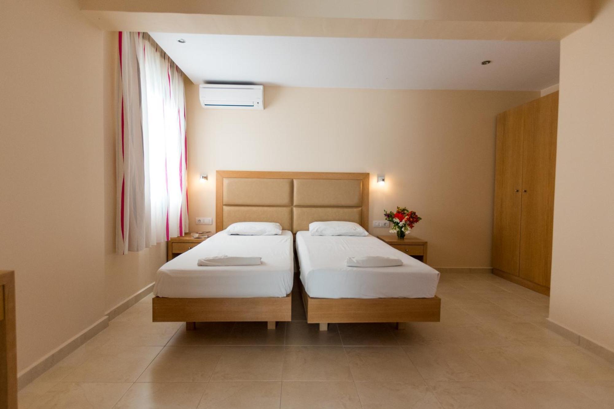 Amaryllis Front Beach Hotel 라도스 외부 사진