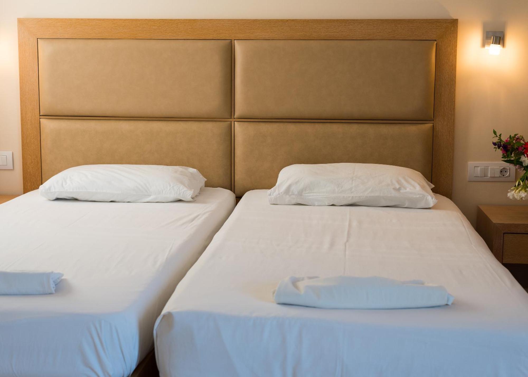 Amaryllis Front Beach Hotel 라도스 외부 사진