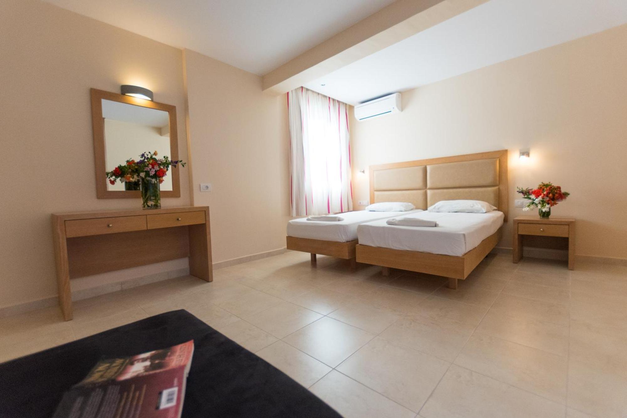 Amaryllis Front Beach Hotel 라도스 외부 사진